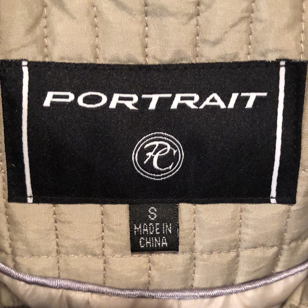 Small Jacket - Picture 3 of 5